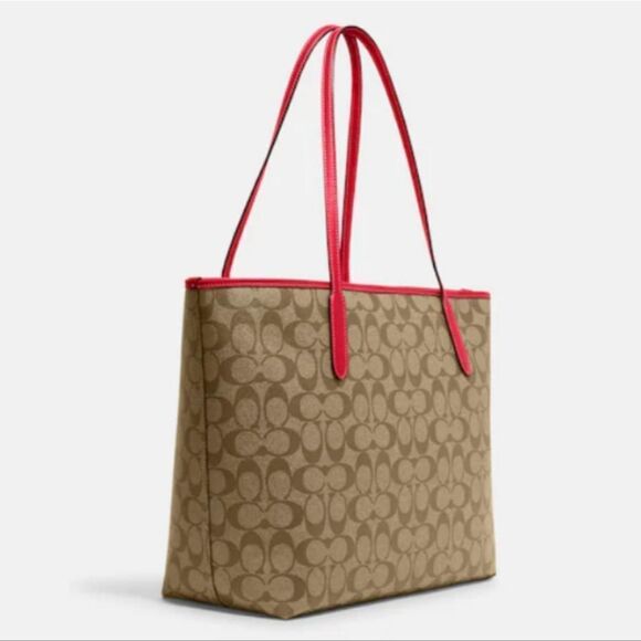 🍓 Coach Strawberry Tote Bag and Zip Around Wallet Set - Picture 3 of 16